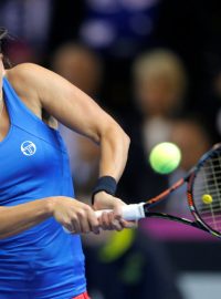 Barbora Strýcová v úvodním setu porazila Alizé Cornetovou 6:2
