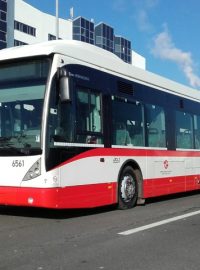 Tříkloubový autobus VanHool