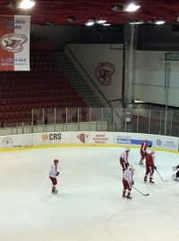 Tréninky hokejové Slavie probíhají v příjemnější atmosféře než před měsícem