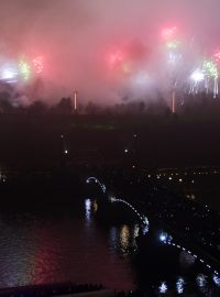 Představení za jeden milion korun vyobrazilo pomyslný jeden pražský den.