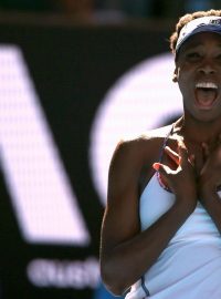 Venus Williamsová se raduje z postupu do finále Australian Open