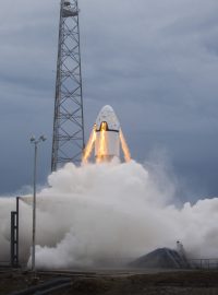 Kosmická loď Dragon 2 (Crew Dragon) americké soukromé společnosti SpaceX