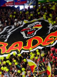 Hradeckému hokejovému klubu hrozí až třímiliónová pokuta