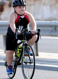 Trénuje na triatlon, aby přežil co nejdéle. Osmiletý Jake trpí vzácnou nevyléčitelnou nemocí