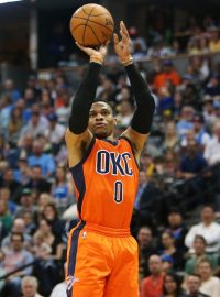 Basketbalista Oklahomy Russell Westbrook při utkání s Denverem Nuggets