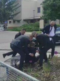 Moment, kdy byl postřelený slovenský premiér Robert Fico (Směr)