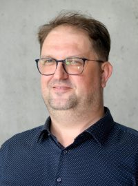 Předsedy akademického senátu Katolické teologické fakulty Univerzity Karlovy docenta Davida Vopřada