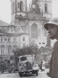 Staroměstské náměstí, květen 1945