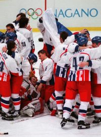 Čeští hokejisté na olympijských hrách v Naganu 1998 vybojovali zlatou medaili