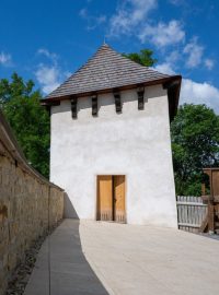 Bývalá vodárenská bašta na zřícenině hradu Košumberk