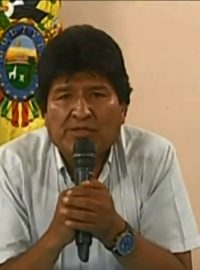 Evo Morales oznamuje svou rezignaci