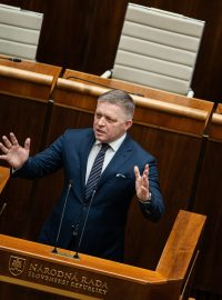 Robert Fico a Robet Kaliňák (oba SMER) v Národní radě Slovenské republiky