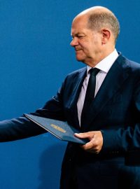 Mahmúd Abbás a Olaf Scholz