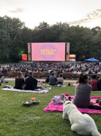 Letní kino ve čtvrti Friedrichhain patří k největším a nejoblíbenějším v Berlíně