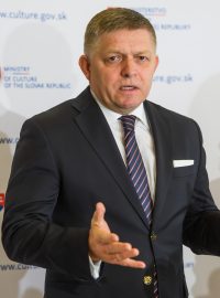 Slovenský premiér Robert Fico s ministryní kultury Martinou Šimkovičovou