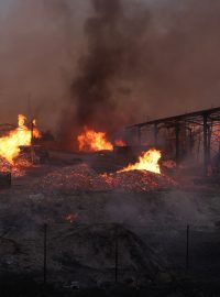 Požáry zasáhly i město Vrilissia v blízkosti Atén