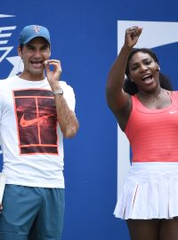 Tenisté Roger Federer a Serena Williamsová