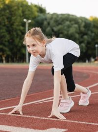 mladá sportovkyně, sportující dítě, děti a sport