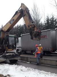 Řidiči musí na dálnici D1 u Humpolce počítat s omezeními.