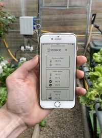 Teplotu i vlhkost ve skleníku je možné nastavit přes telefon