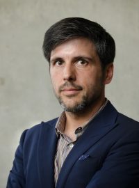 Výdaje, to nám jde. Ale daně nechceme mít dost vysoké, abychom si to mohli dopřát, říká Janský
