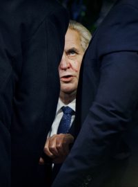 Letošní volby prezidenta. Prezident Miloš Zeman v pátek odpoledne 12.1.2018 na první pokus neodvolil, poté, co ukrajinská aktivistka z hnutí Femen Angelina Diashová zaskočila Miloše Zemana a jeho ochranku, když proti němu protestovala ve volební místnosti.