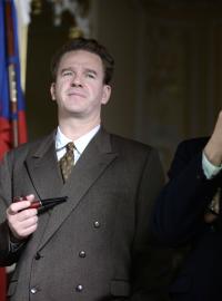 Stanislav Majer jako Rudolf Slánský a Aleš Procházka jako Klement Gottwald ve filmu Toman