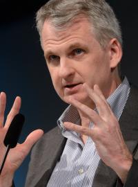 Timothy Snyder se věnuje dějinám střední a východní Evropy.