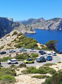 Některá místa na Mallorce jako poloostrov Cap de Formentor turisté doslova ucpávají