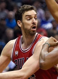 Pau Gasol (vlevo) ještě v dresu Chicaga