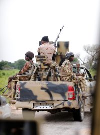 Konvoj nigerijské armády (archivní foto)