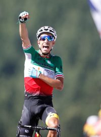 Italský cyklista Fabio Aru zvítězil v páté etapě Tour de France.