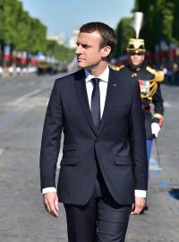 Francouzský prezident Emmanuel Macron během tradiční vojenské přehlídky na Champs-Élysées