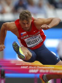 Adam Sebastian Helcelet v průběhu šesté disciplíny desetiboje.