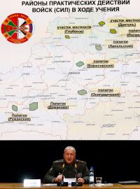 Náměstek běloruského ministerstva obrany Oleg Bělokoněv na tiskové konferenci k manévrům Zapad 2017 na konci srpna 2017