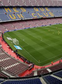 Zápas před prázdnými ochozy. Stadion Camp Nou má kapacitu 99 000 míst. Na zápas s Las Palmas zůstala - kvůli nepokojům během referenda - prázdná