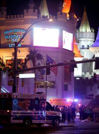 Místo činu. Střelec na koncertu v Las Vegas zastřelil nejméně 58 lidí.