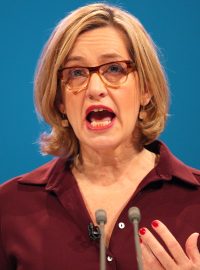 Amber Ruddová, britská ministryně vnitra, poslankyně Konzervativní strany.