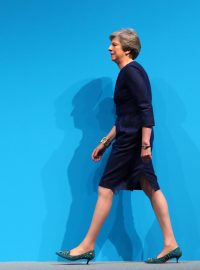 Theresa Mayová na konferenci v Manchesteru.