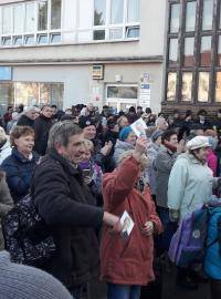 Pohlednice z portrétem Miloše Zemana byly v Letovicích nedostatkové zboží