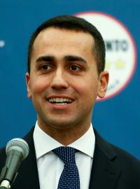 Lídr Hnutí pěti hvězd Luigi Di Maio na tiskové konferenci po volbách.