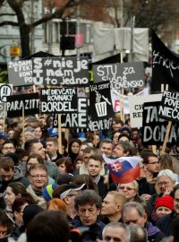 Protest v pátek 16. března v Bratislavě za předčasné volby a vyšetření vraždy slovenského novináře Jána Kuciaka a jeho snoubenky