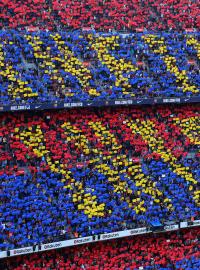 Choreo fanoušků FC Barcelona na počest končícího Andrése Iniesty.