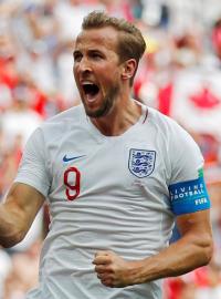 Harry Kane se raduje z gólu do sítě Panamy.