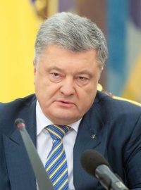 Ukrajinský prezident Petro Porošenko na zasedání bezpečnostní rady státu