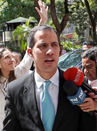 Juan Guaidó na univerzitě v Caracasu představil plán národní obnovy.