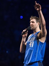 Nejlepší evropský střelec v historii NBA Dirk Nowitzki oznámil ve 40 letech konec kariéry