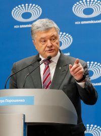 Petro Porošenko na první debatě před druhým kolem prezidentských voleb na Ukrajině.