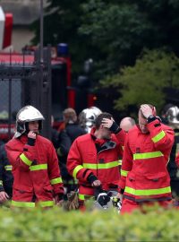 Podle rektora katedrály, biskupa Patricka Chauveta, byla všechno protipožární opatření v chrámu v pořádku