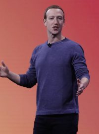 Mark Zuckerberg během projevu na konferenci F8